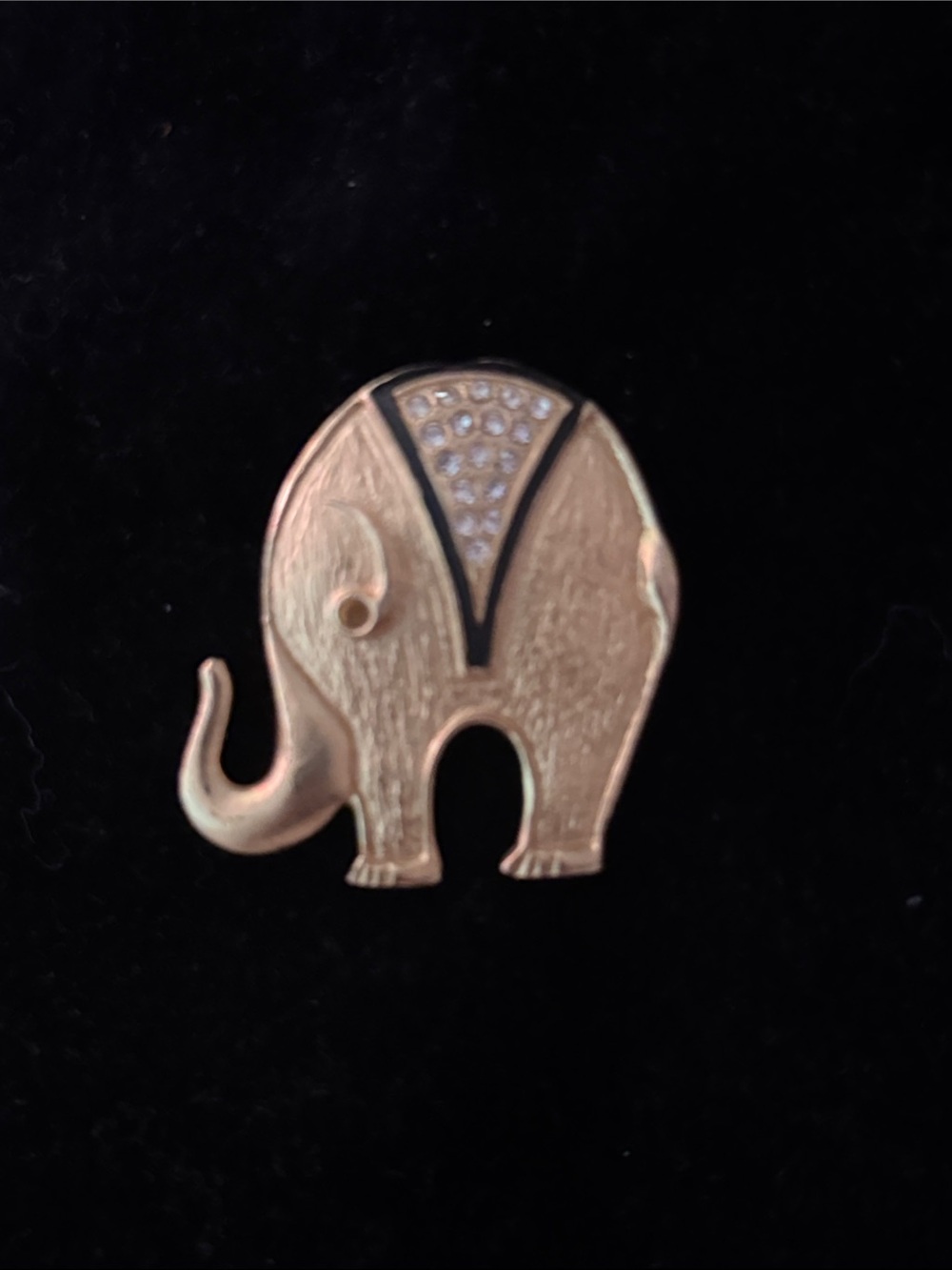 VINTAGE ELEPHANT BROOCH  PIN W/  RHINESTONE ACCENTS